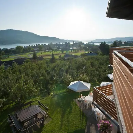 圣奥斯沃德霍夫酒店 Pörtschach am Wörthersee
