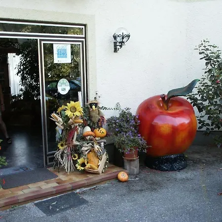 St. Oswalderhof Bed & Breakfast 3*